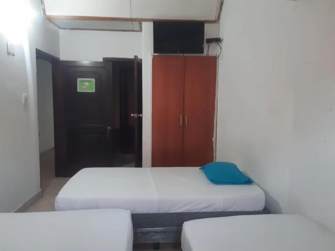New Iguana House Hotel Cartagena 0*,  Colombia
